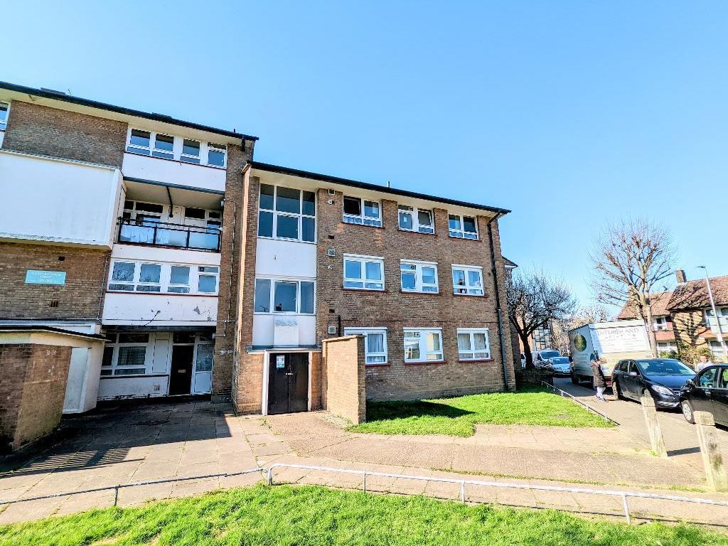 3 bed flat to rent in Drive, Southfields, London SW19 Zoopla