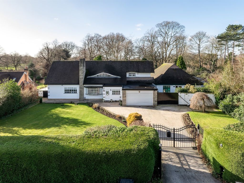 4 bed detached house for sale in Anglesey Drive, Poynton, Stockport