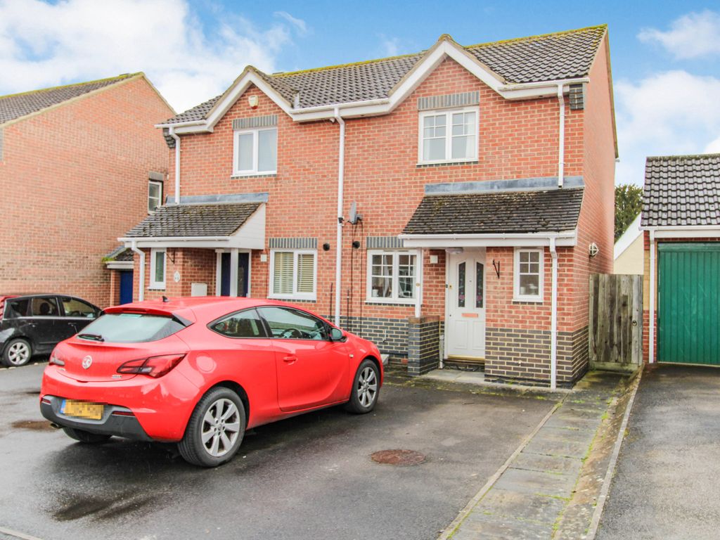 2 bed semidetached house for sale in Pope Close, Swindon SN25 Zoopla