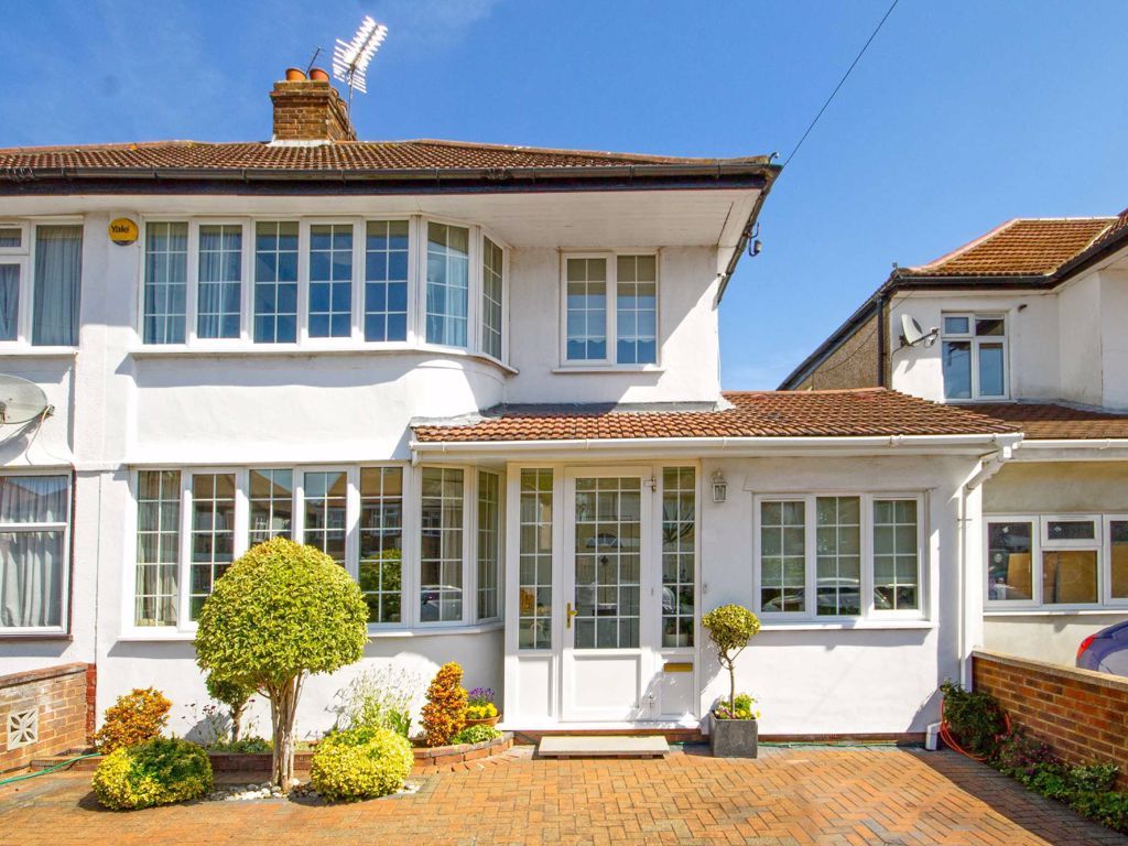 4 bed property to rent in Colwyn Avenue, Perivale, Greenford UB6 Zoopla