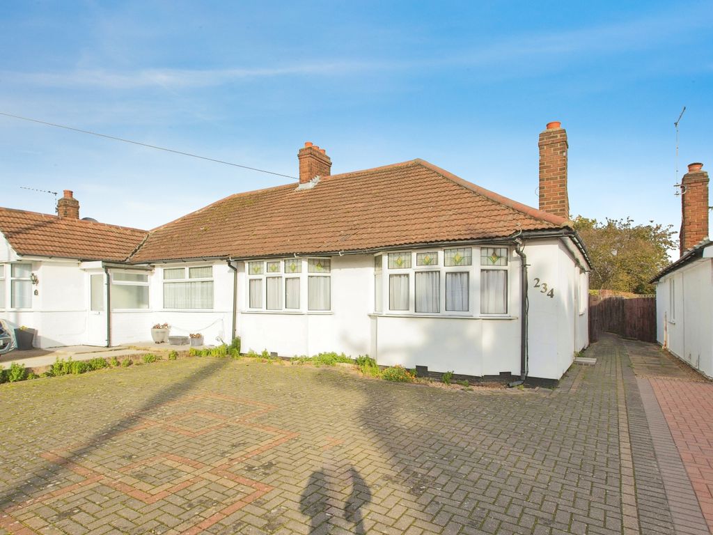 2 bed bungalow for sale in Brampton Road, Bexleyheath DA7, £425,000