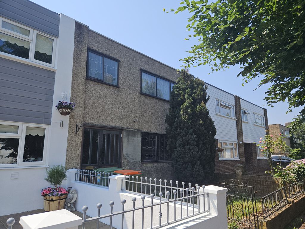 3 bed terraced house for sale in Canning Town, London E16, £439,950