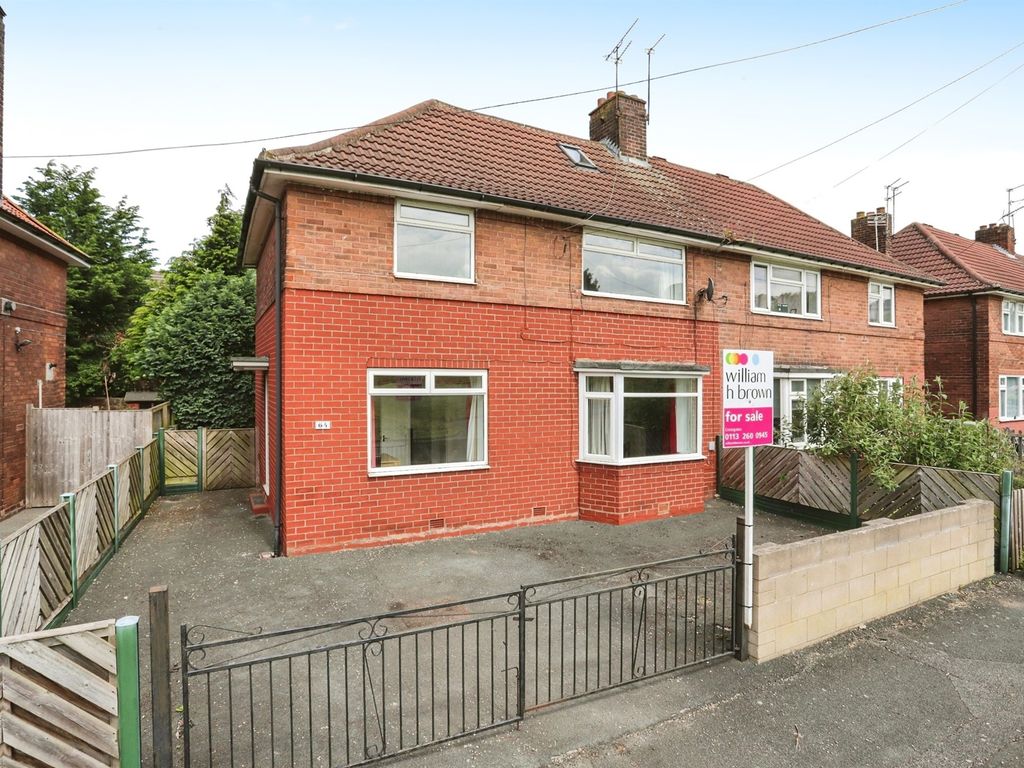 3 bed semidetached house for sale in Skelwith Walk, Leeds LS14, £