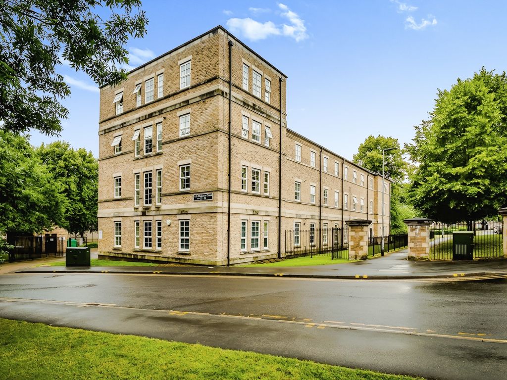 2 bed flat for sale in Chaloner Green, Wakefield, West Yorkshire WF1, £