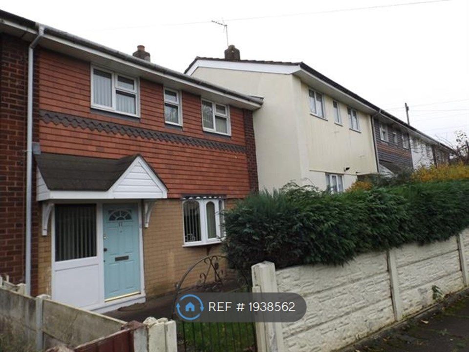 3 bed terraced house to rent in Hadley Way, Walsall WS2, £950 pcm Zoopla