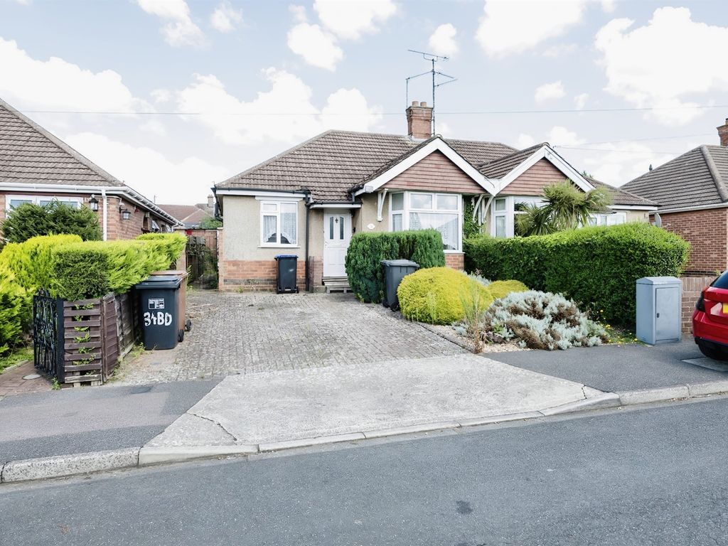 2 bed semidetached bungalow for sale in Drive, Kingsthorpe