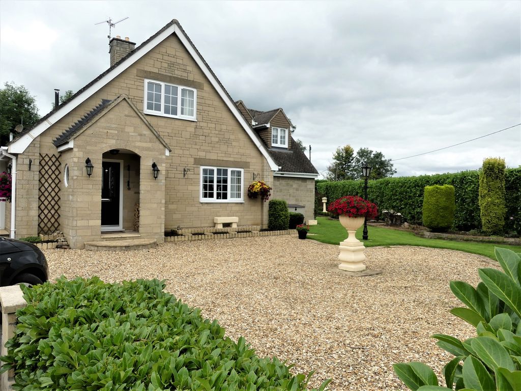 3 bed detached house for sale in Crossways, Brinkworth SN15, £725,000 Zoopla