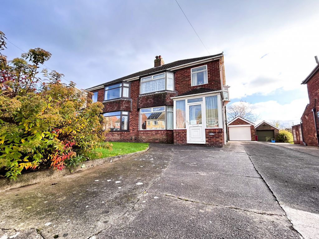3 bed semidetached house for sale in Willoughby Road, Scunthorpe DN17
