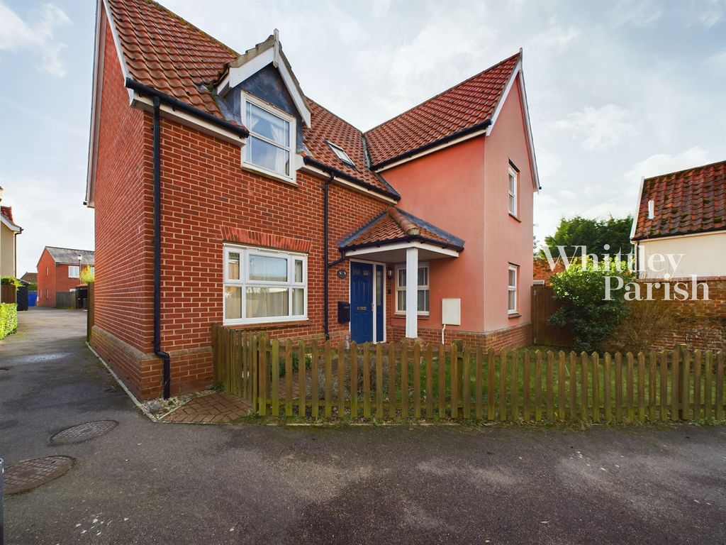 3 bed detached house to rent in The Street, Botesdale, Diss IP22, £