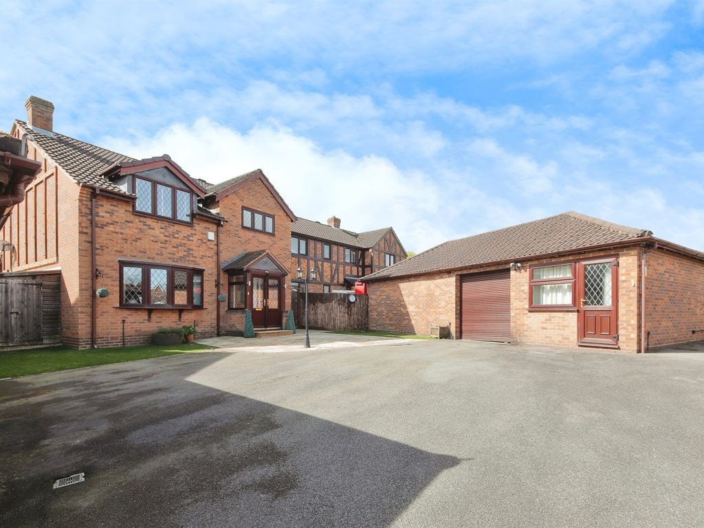 4 bed detached house for sale in Whitford Drive, Shirley, Solihull B90