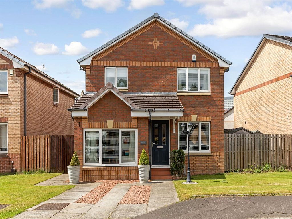 4 bed detached house for sale in Forties Crescent, Thornliebank
