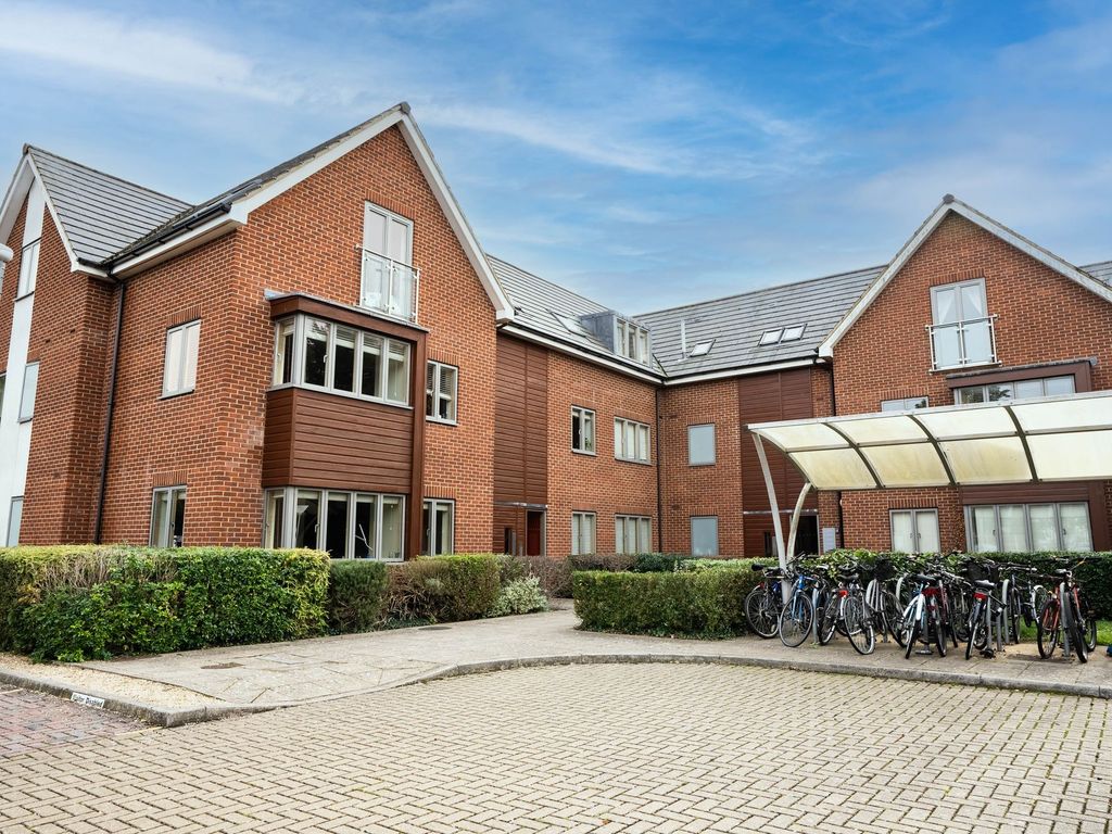 2 bed flat for sale in Newmarket Road, Cambridge CB5, £300,000 Zoopla