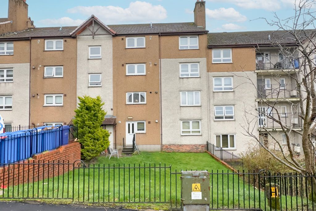 2 bed flat for sale in Waulking Mill Road, Hardgate, Clydebank G81, £57,000 Zoopla