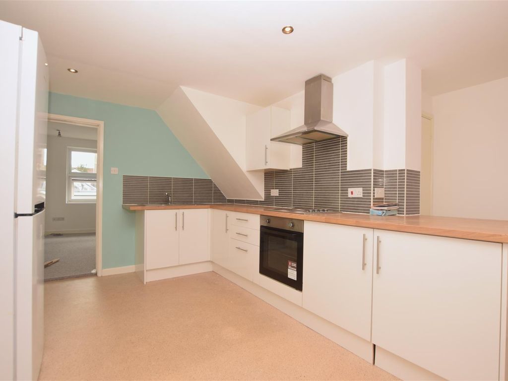 3 bed flat to rent in 18570642 Fishponds Road, Fishponds, Bristol BS16