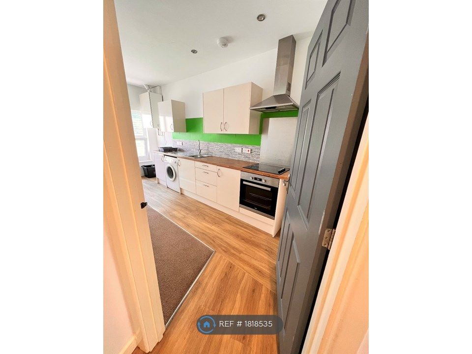 1 bed flat to rent in Fore Street, St. Austell PL25, £600 pcm Zoopla