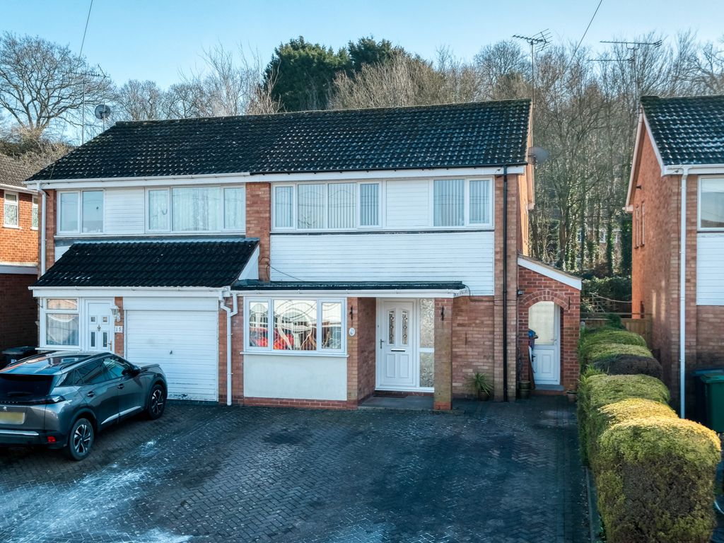 3 bed semidetached house for sale in Marlpool Drive, Batchley