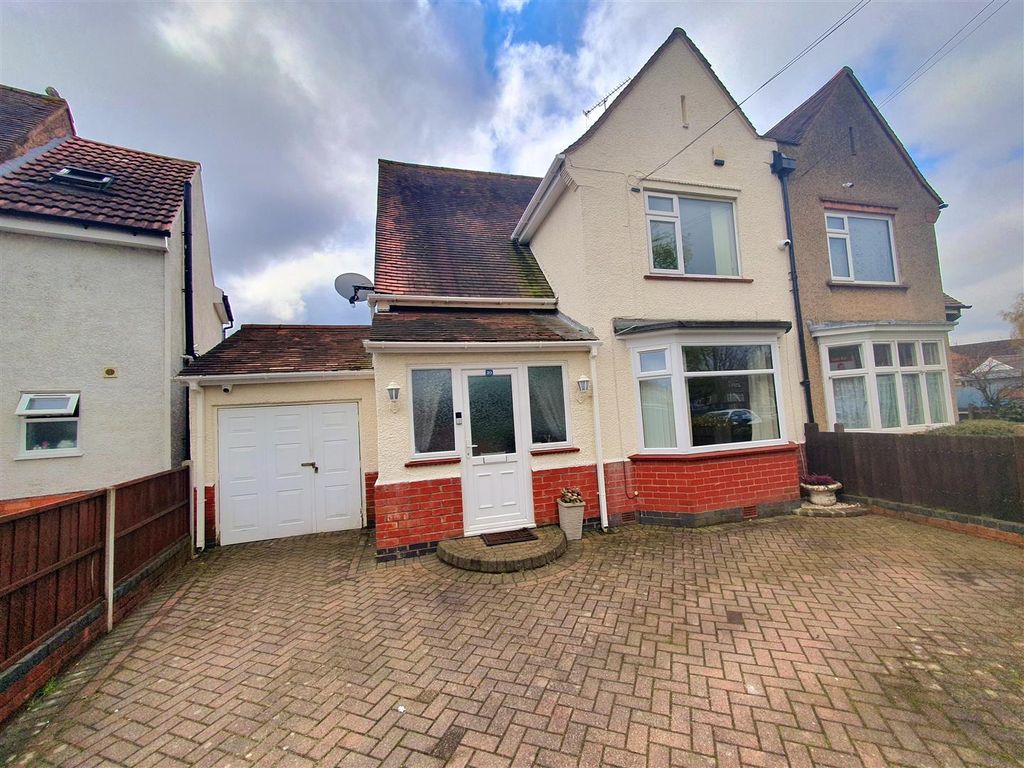 3 bed semidetached house for sale in Crampers Field, Coundon, Coventry