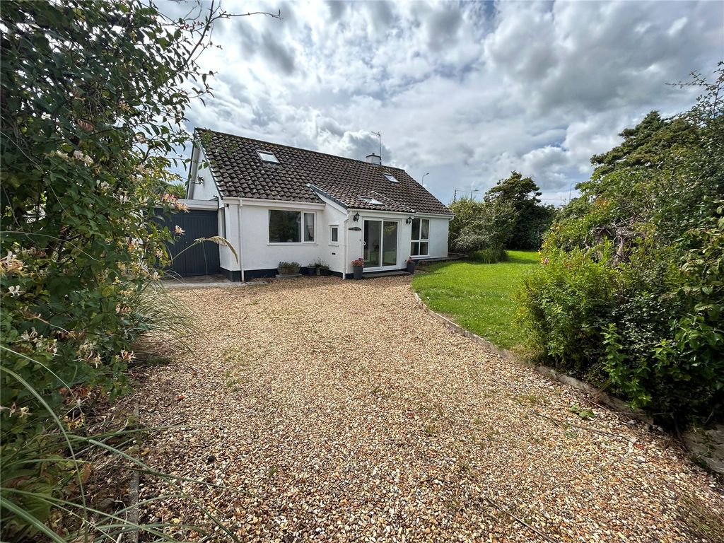 4 bed bungalow for sale in Rhianfa, Benllech, Anglesey, Sir Ynys Mon