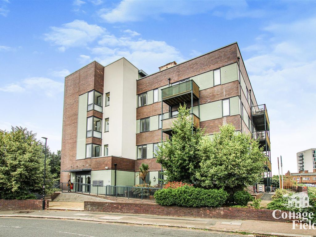 1 bed flat for sale in Eaton Road, Enfield EN1, £285,000 Zoopla