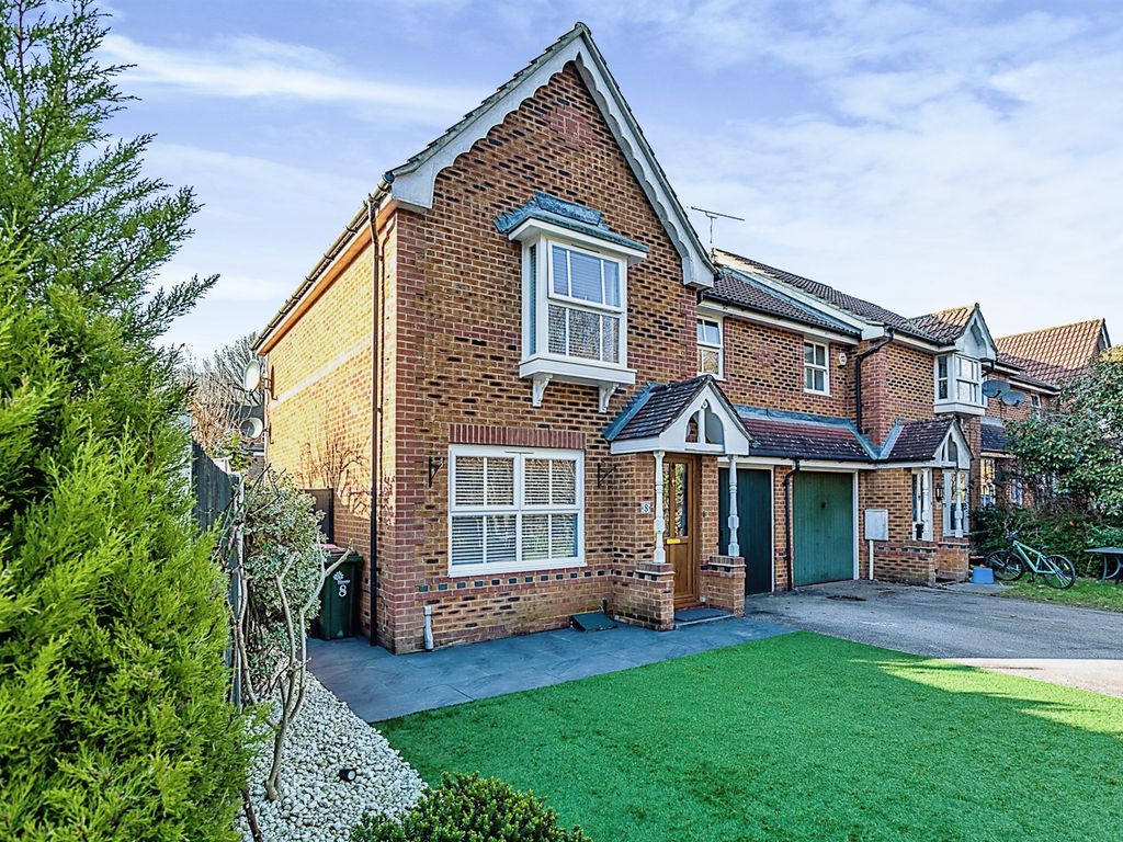 3 bed end terrace house for sale in Tullett Road, Maidenbower, Crawley