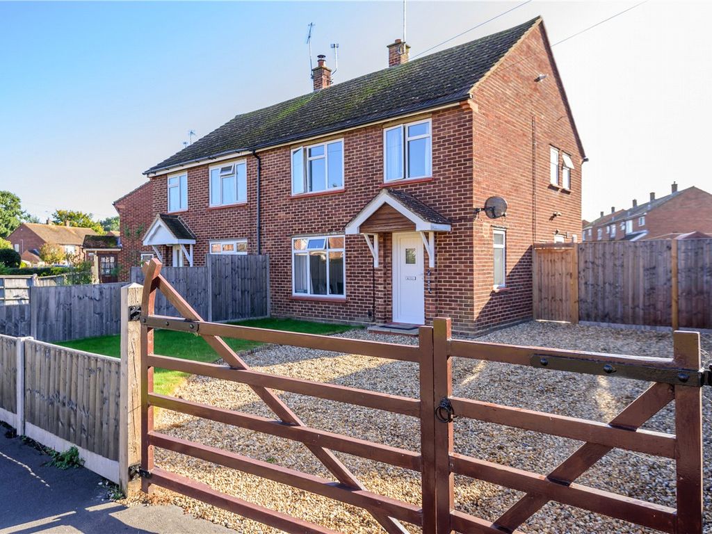 3 bed semidetached house for sale in Bowling Green Road, Chobham