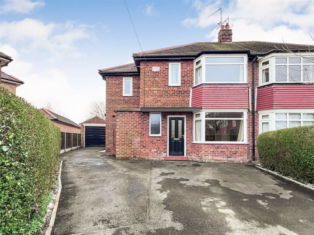 3 bed semidetached house for sale in Parkside Close, Cottingham, East