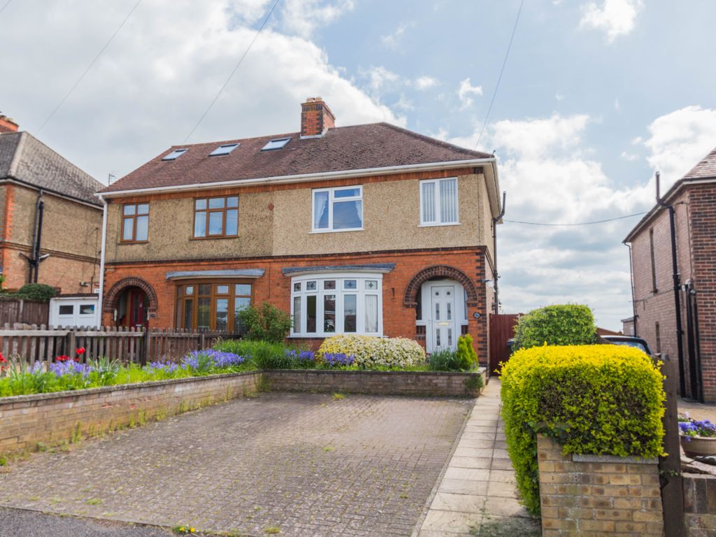 2 bed semidetached house for sale in Addington Road, Irthlingborough