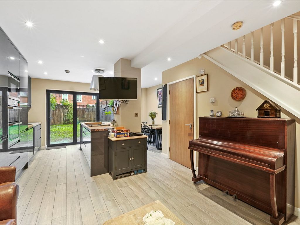 3 bed town house for sale in Harlesden Road, London NW10, £800,000 Zoopla