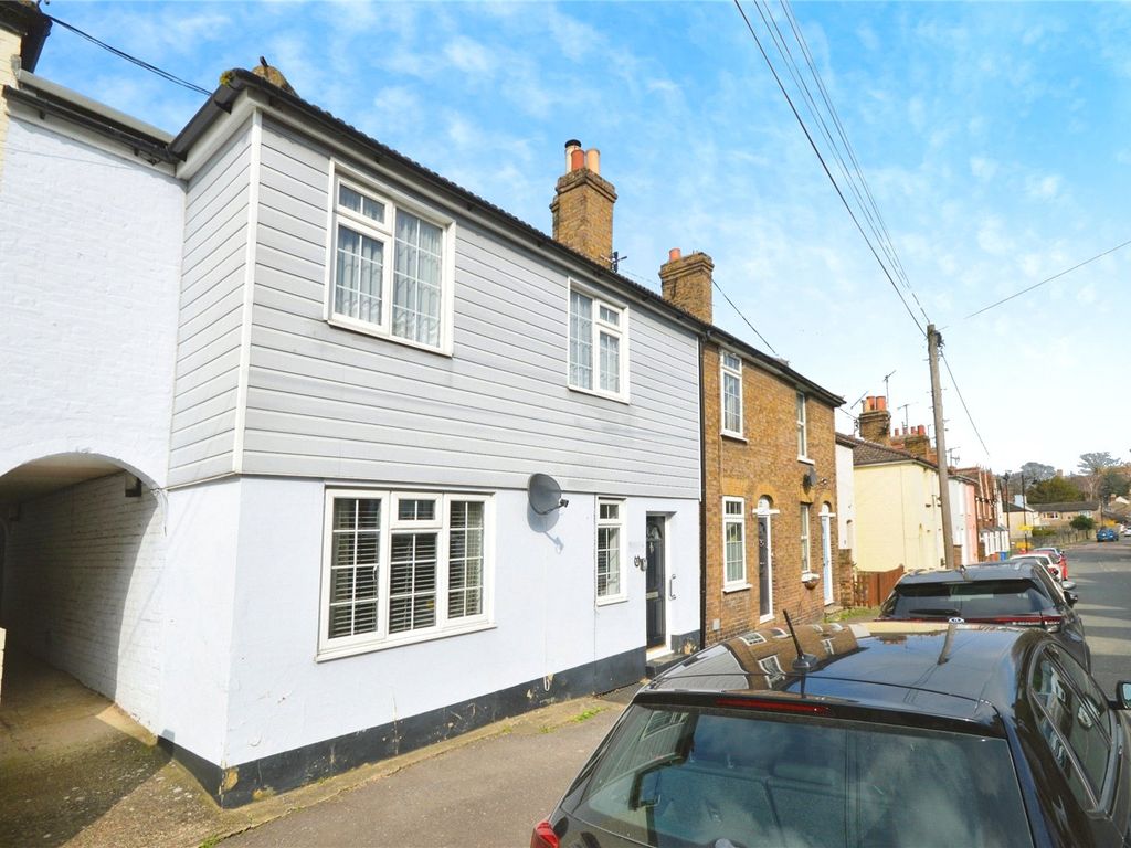 4 bed semidetached house for sale in Ospringe Road, Faversham, Kent