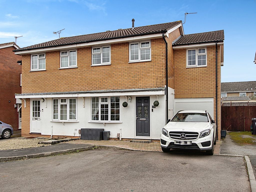 3 bed semidetached house for sale in Longs Drive, Yate, Bristol