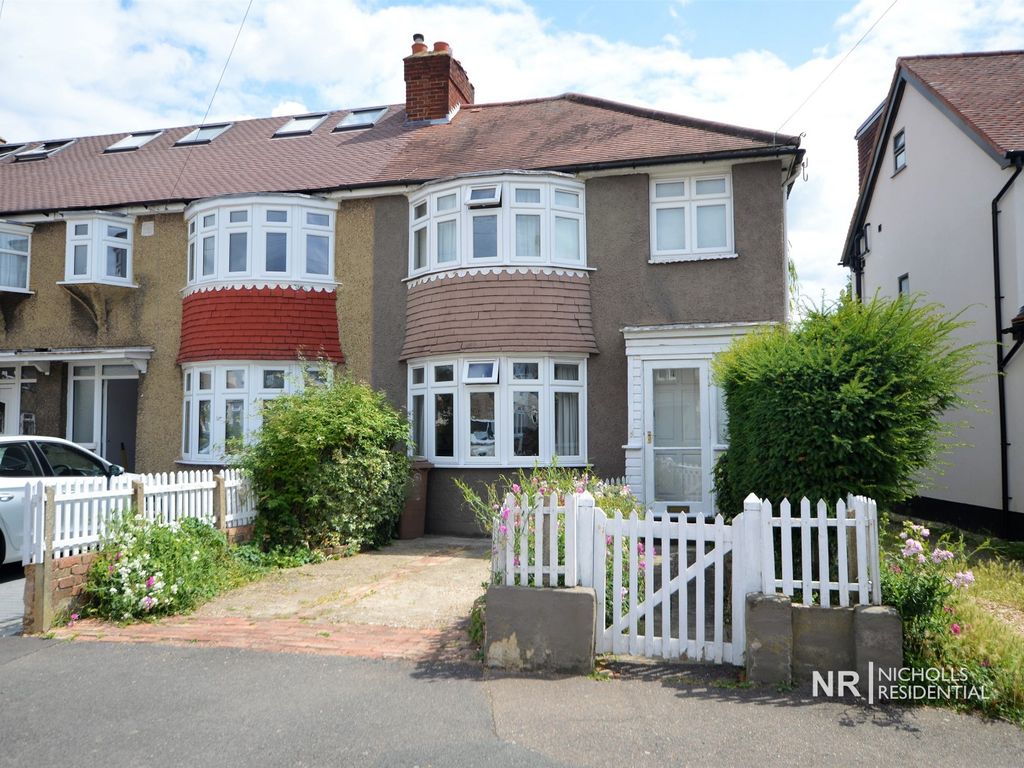 3 bed end terrace house for sale in Egham Crescent, North Cheam, Surrey