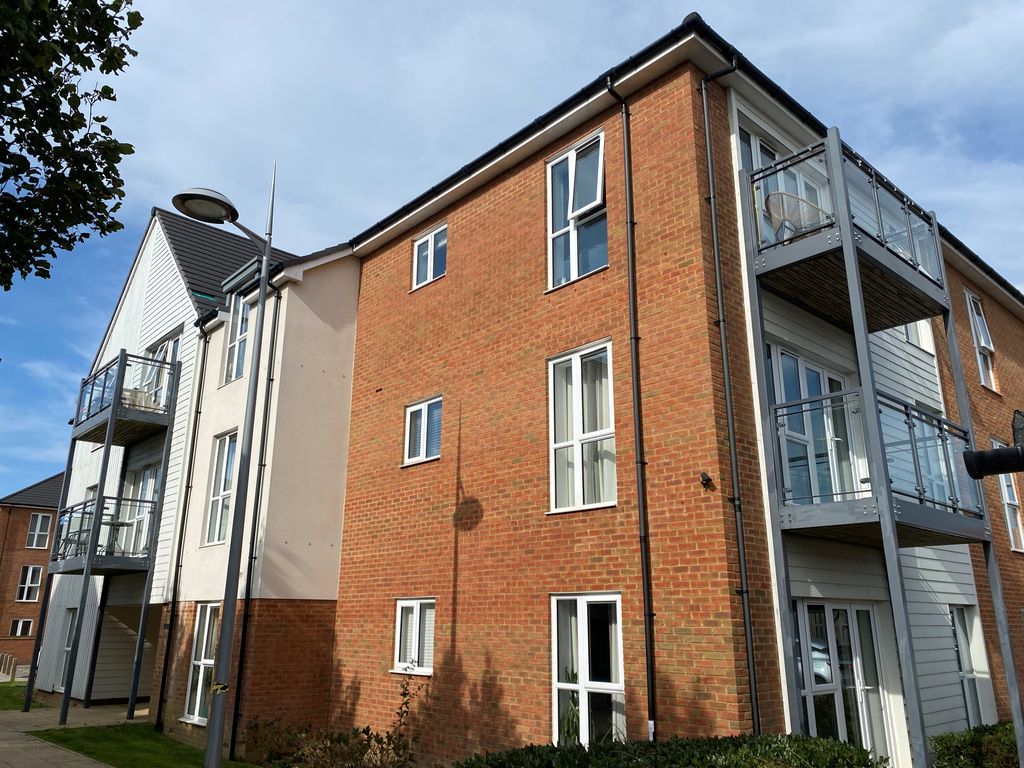1 bed flat to rent in Holmbush Mews, Faygate, Horsham RH12, £1,200 pcm