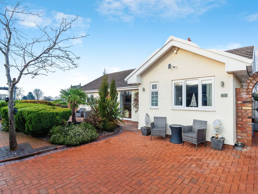 3 bed bungalow for sale in Parc Capel, Lixwm, Holywell, Flintshire CH8, £475,000 Zoopla