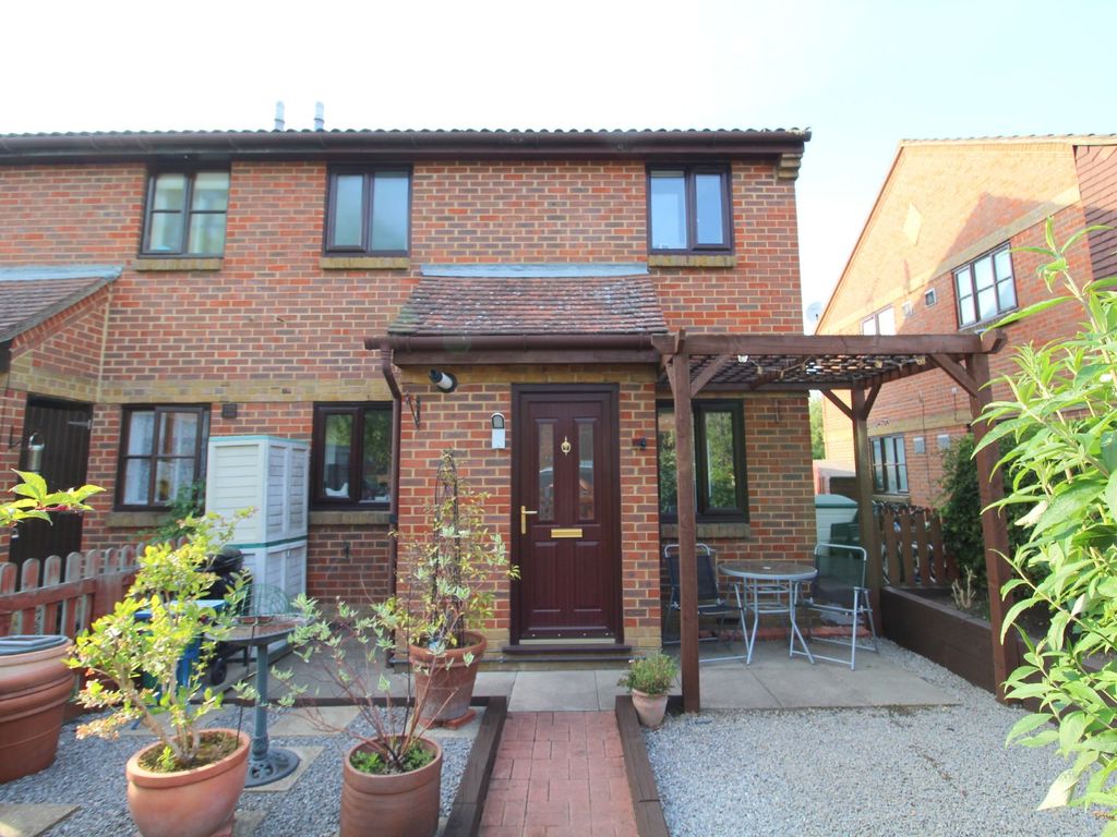 1 bed end terrace house to rent in Dutch Barn Close, Stanwell, Staines