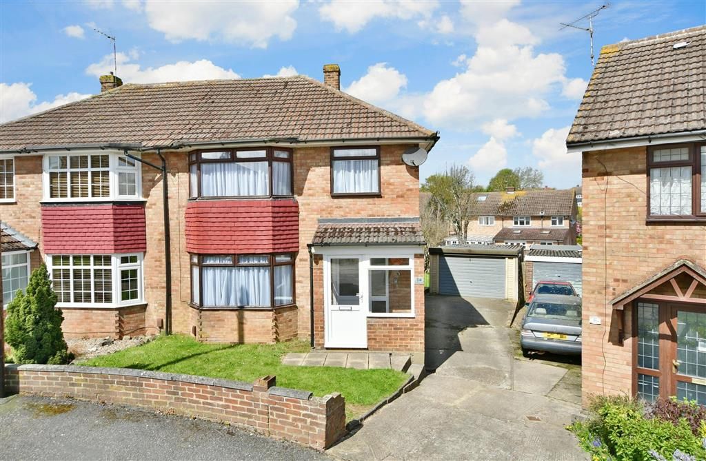 3 bed semidetached house for sale in Newenden Road, Wainscott