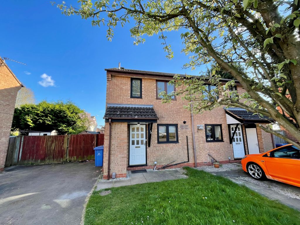 3 bed semidetached house to rent in Lathbury Close, Oakwood, Derby