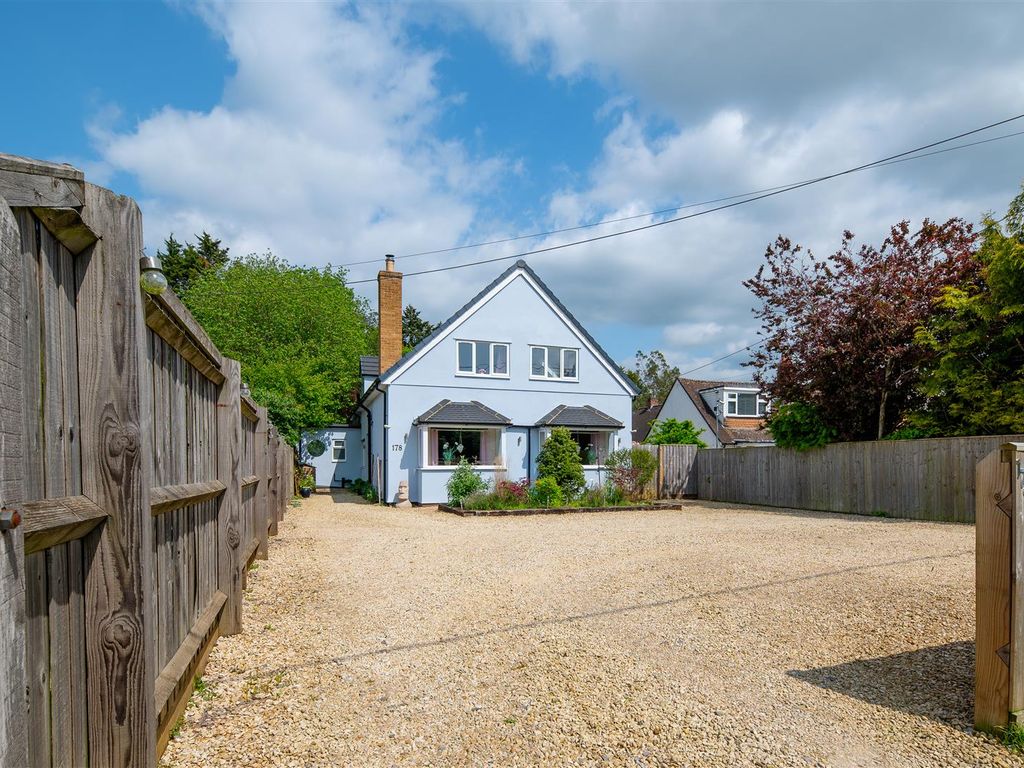 5 bed detached house for sale in Woodstock Road, Yarnton, Kidlington