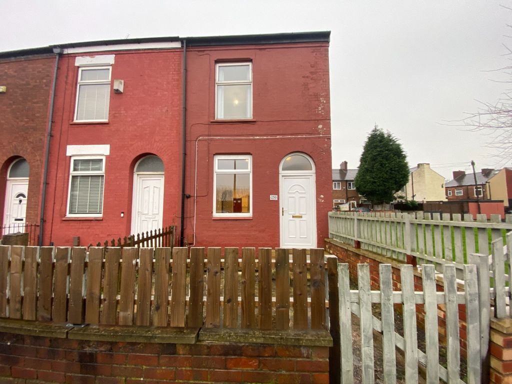 3 bed end terrace house to rent in Fairfield Road, Droylsden, Tameside M43, £1,100 pcm Zoopla