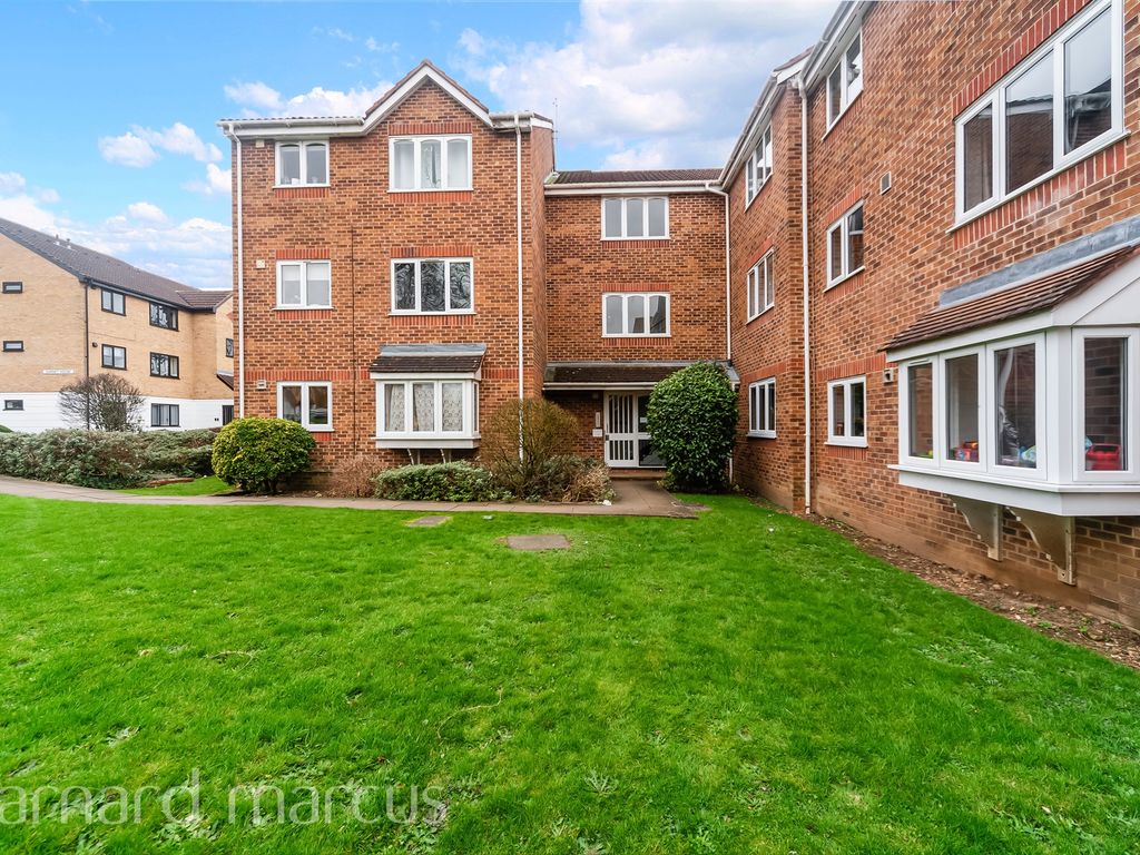 1 bed flat for sale in Percy Gardens, Old Malden, Worcester Park KT4, £