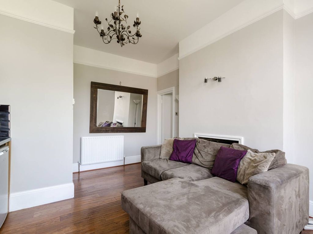 1 bed flat to rent in Avenue South, Surbiton KT5 Zoopla