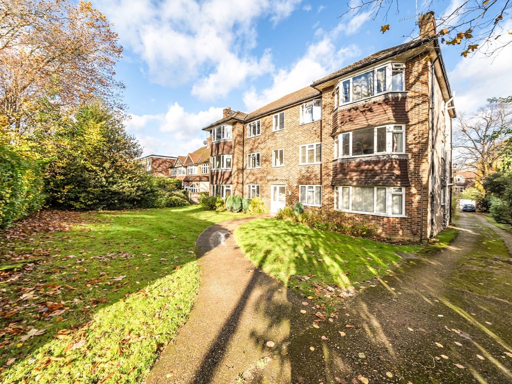 2 bed flat for sale in Durham Road, Bromley BR2, £350,000 Zoopla