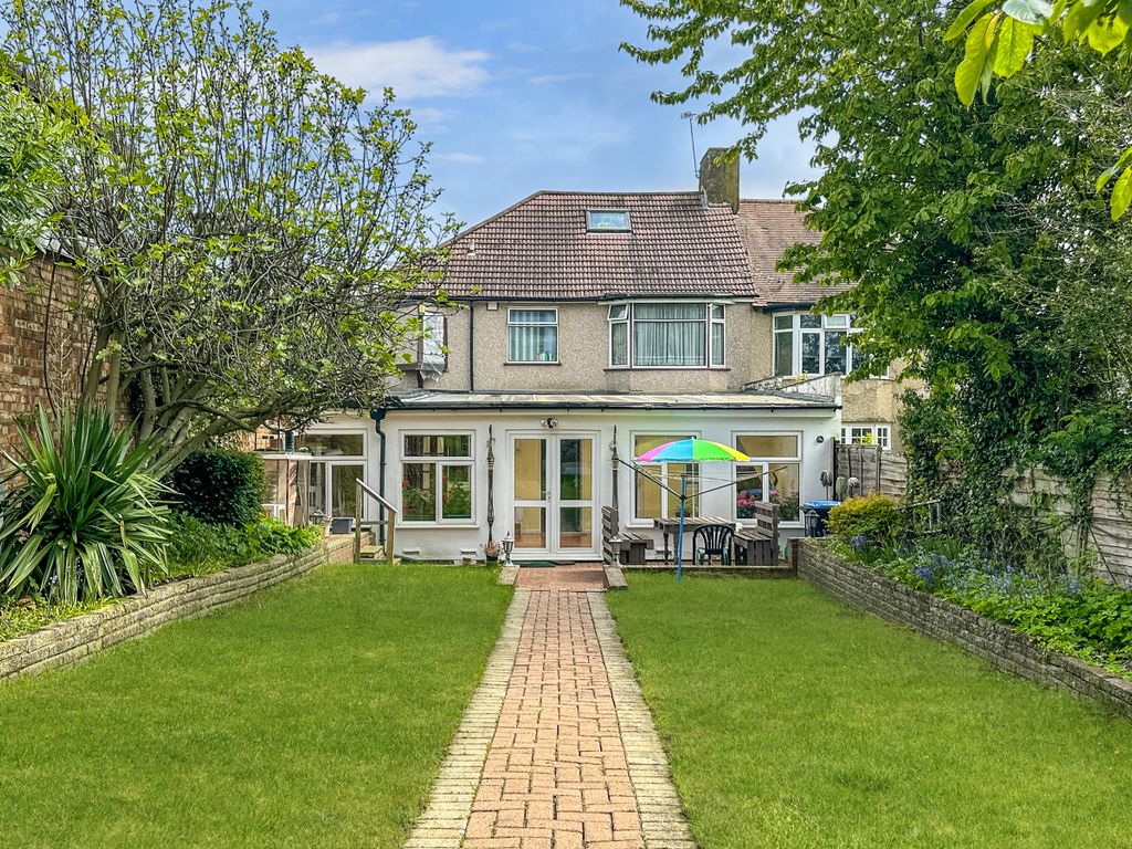 5 bed semidetached house for sale in St. Andrews Avenue, Wembley
