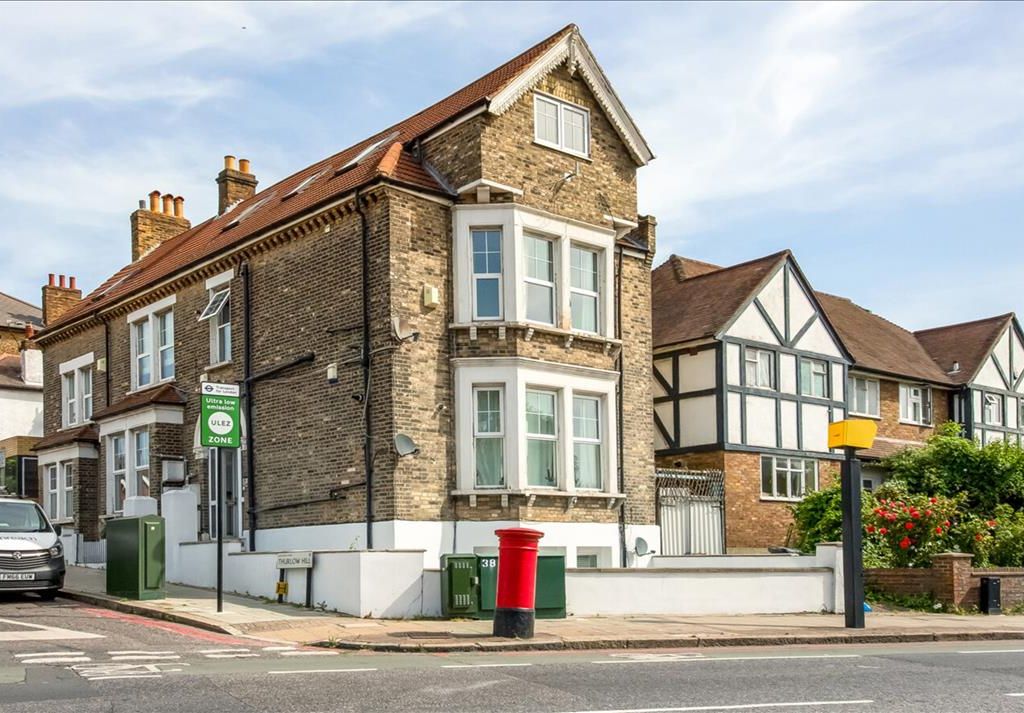 2 bed flat to rent in Thurlow Park Road, Dulwich, London SE21, £1,750
