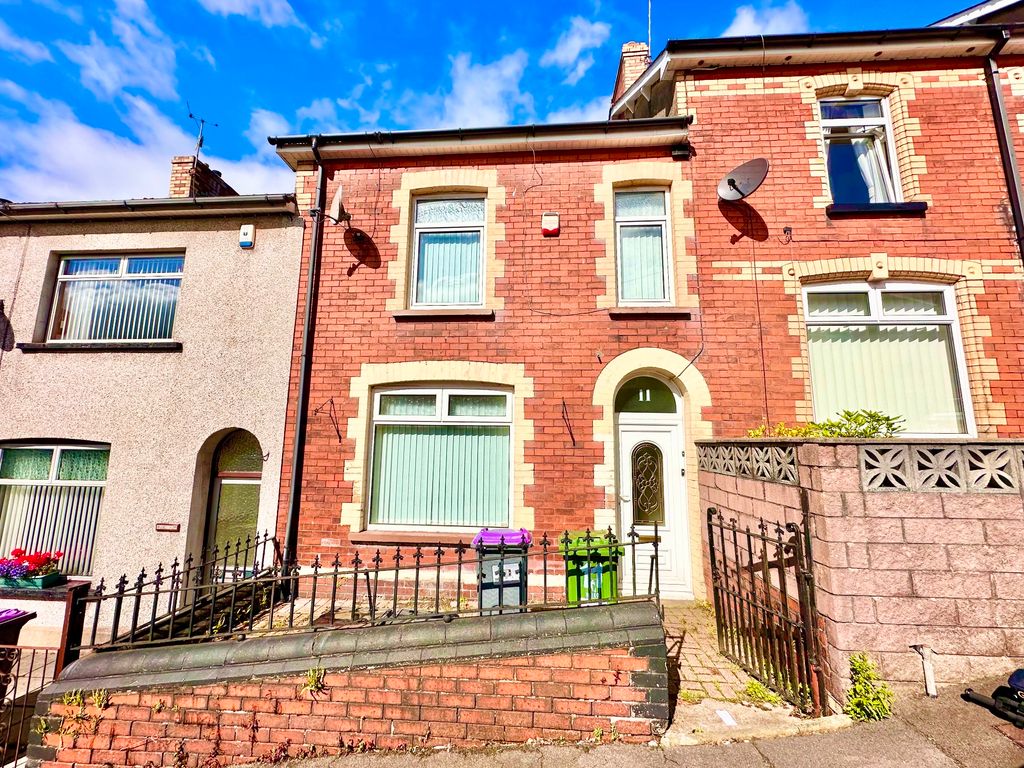 3 bed terraced house for sale in Bryn Terrace, Pontnewynydd, Pontypool
