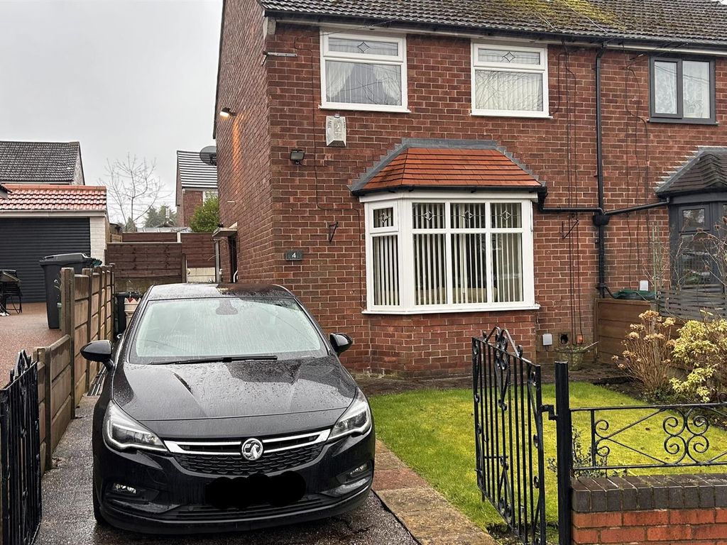 2 bed semidetached house for sale in Cosgrove Crescent, Failsworth, Manchester M35, £190,000
