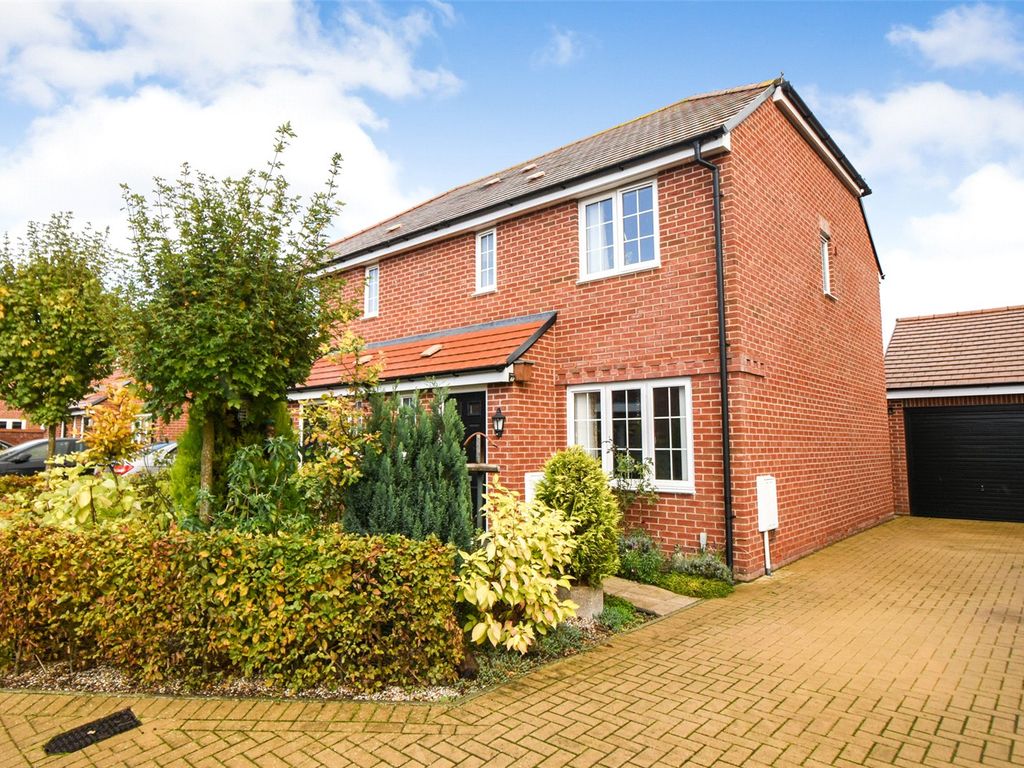 3 bed semidetached house for sale in Wyndham Drive, Bramley, Tadley, Hampshire RG26, £395,000