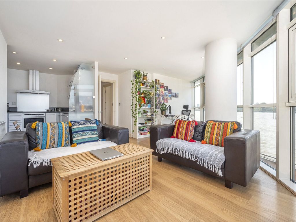 1 bed flat for sale in Orion Point, 7 Crews Street E14, £400,000 Zoopla