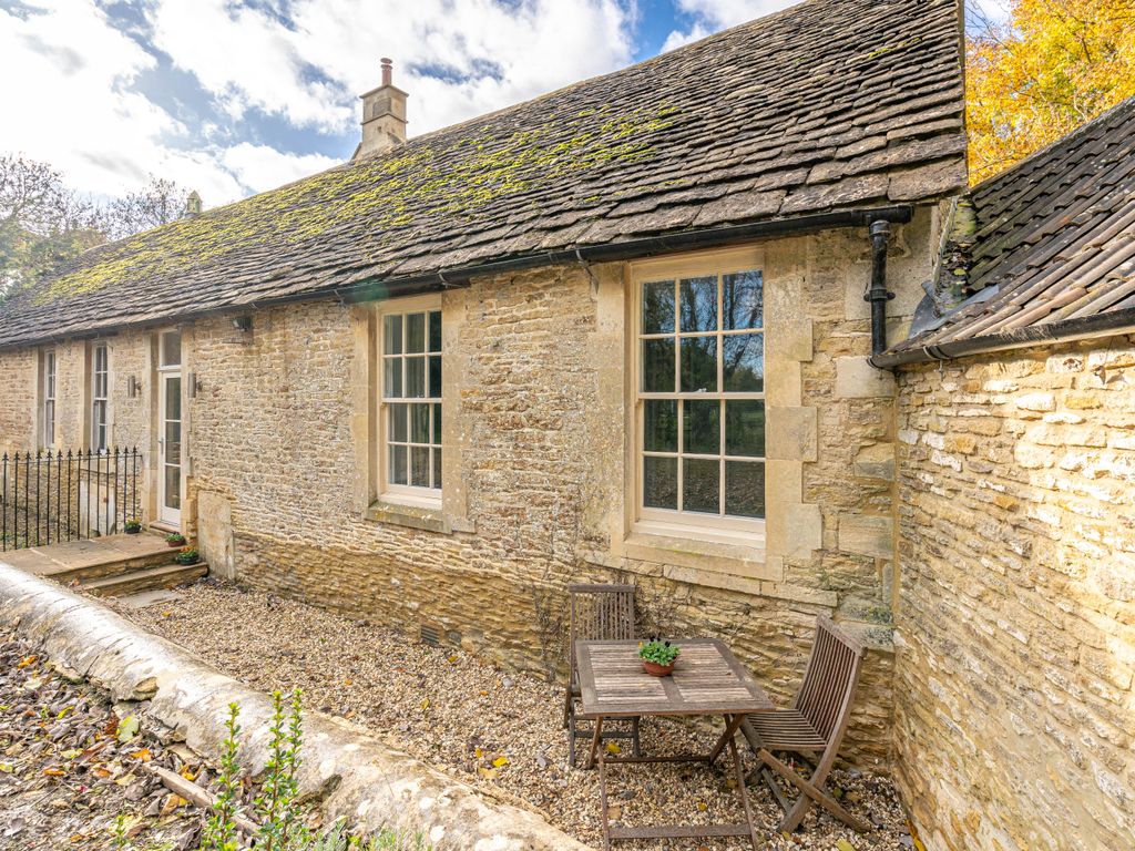 3 bed semidetached house to rent in Upper Castle Combe, Chippenham