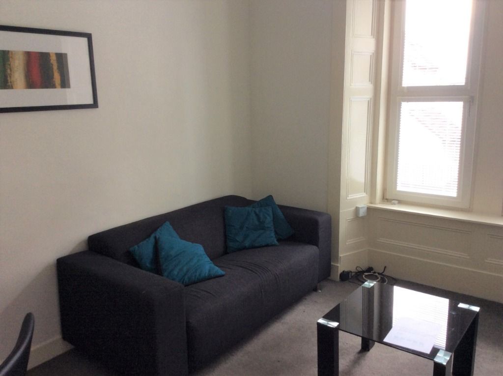 3 bed flat to rent in Ogilvie Street, Stobswell, Dundee DD4, £975 pcm