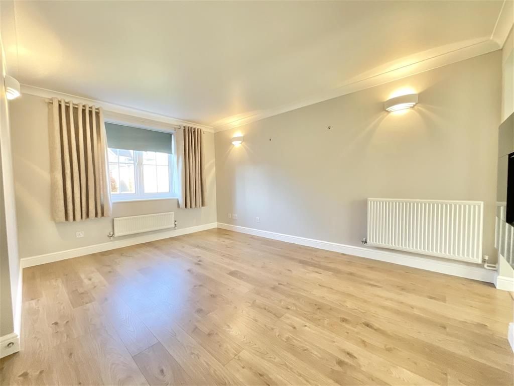 4 bed detached house for sale in Lennox Drive, Wickford, Essex SS12